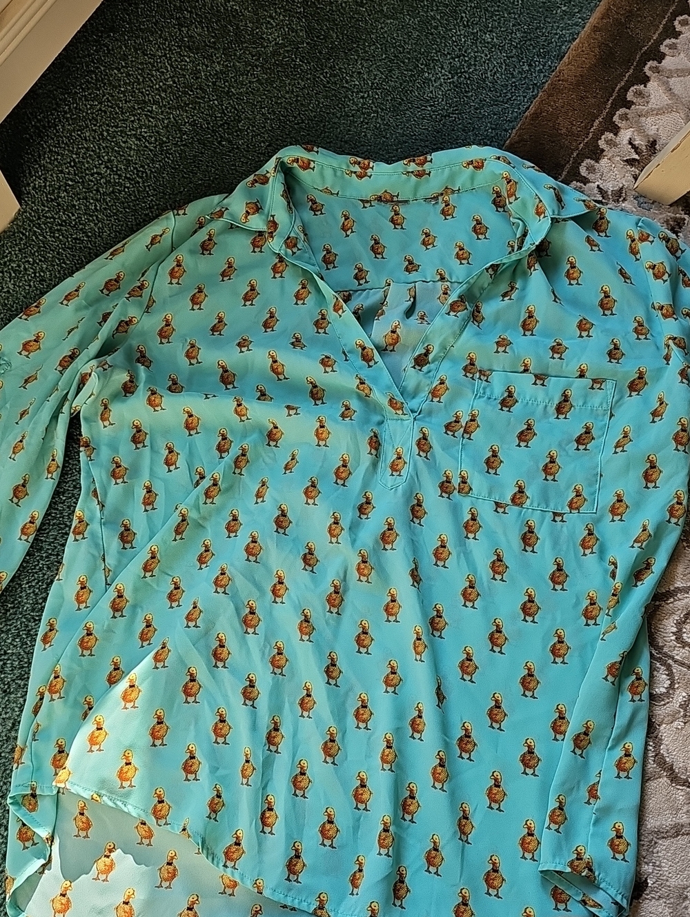 🍉 NWOT New York & Co Duck Print Blue Blouse